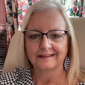 Meet your Posher, Vicki